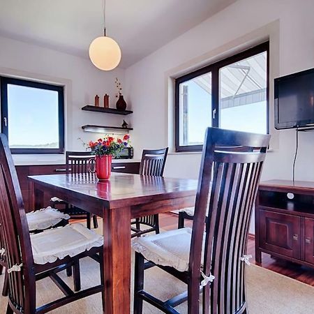 Luceissa Apartment Vis Ngoại thất bức ảnh