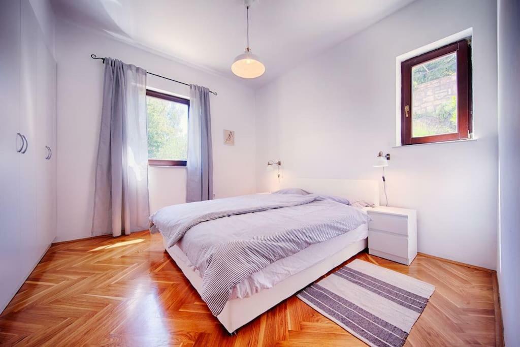 Luceissa Apartment Vis Ngoại thất bức ảnh