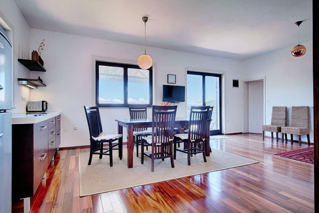 Luceissa Apartment Vis Ngoại thất bức ảnh