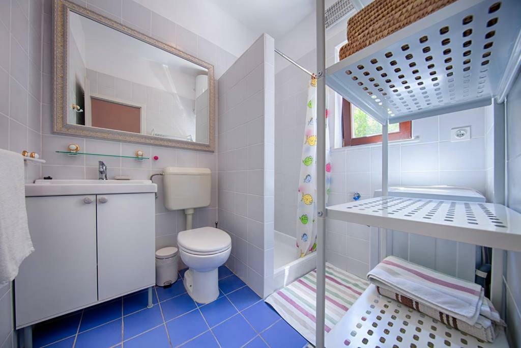 Luceissa Apartment Vis Ngoại thất bức ảnh